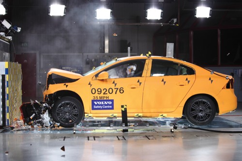 Vovlo crash test Sweden