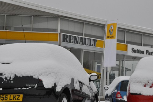 Renault dealer snow 