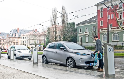 Renault ZOE charging France