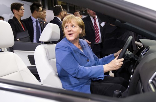 Angel Merkel supercredits Germany VW