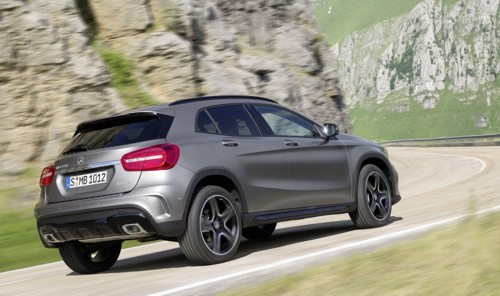 Mercedes GLA countryside