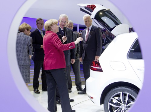 Angela Merkel VW stand IAA 2013