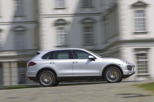 Porsche Cayenne 2014MY silver side