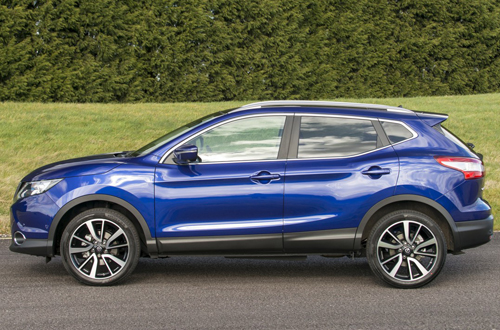 Nissan 2014MY Qashqai blue side profile